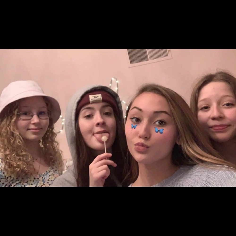 Meet your Posher, Kayla